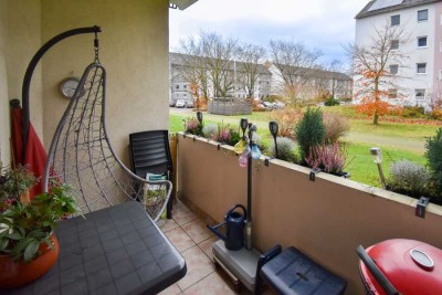 Sehr schöne, helle Hochparterrewohnung mit sonnigem Balkon im Heidberg!