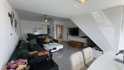 Maisonette-Wohnung mit 4 Zimmern, Balkon, Dachterrasse und Garage – Zentrale, ruhige Lage