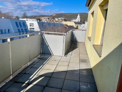 Sonnige Dachterrassenwohnung im Zentrum von Bad Vöslau – 27m² Terrasse mit Grünblick!