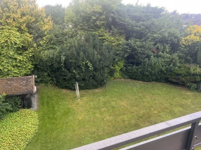 Besonders geschnittene 4-Zimmer-Wohnung mit Blick in den Garten
