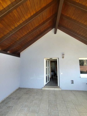 Günstiges, vollständig renoviertes 2,5-Zimmer-Haus in Reipoltskirchen