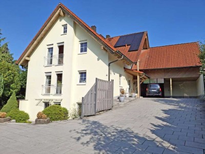 Familienfreundliches EFH mit Einliegerwohnung, Garten & Carport