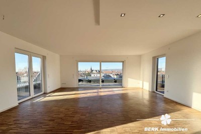 BERK Immobilien - Penthouse-Wohnung mit umlaufendem Balkon und Aufzug direkt in die Wohnung