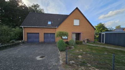 Großzügiges Ein-/Zweifamilienhaus in Maasen zu verkaufen! 3 Garagen
