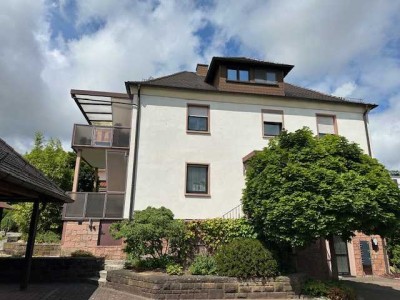 Voll ausgestattetes DG-Apartment in ruhiger Lage – ideal für Wochenendheimfahrer