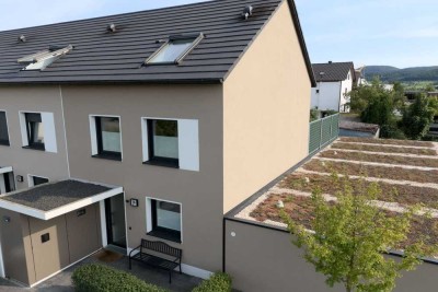 Zögern Sie nicht: Neuwertiges Reiheneckhaus mit Garten, Garage und Freistellplatz in Süßen