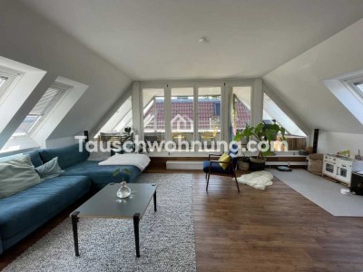Tauschwohnung: Lichtdurchflutete 2-Zi Dachgeschosswohnung mit 3 Balkonen