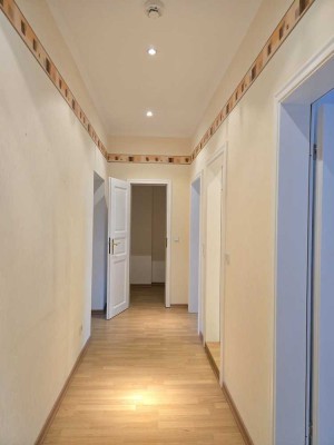 +++2 Zimmer+++Balkon+++
