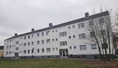 Zu vermieten 4-Zimmer-Wohnung mit Balkon und guter Anbindung