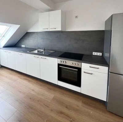 Mockau-Nord: renoviert, offene Küche mit Einbauküche, Tageslichtbad mit Dusche