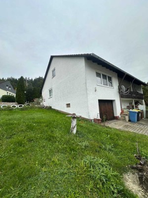Zweifamilienhaus, 225qm, 745qm
Grundstück, Garage & Garten