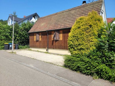 Vermietung Einfamilienhaus mit 3 - 4 Zimmer Anfragen bitte nur per Mail.