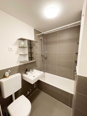 Hochwertig & freies komplett saniertes Apartment in Schwabing-West!