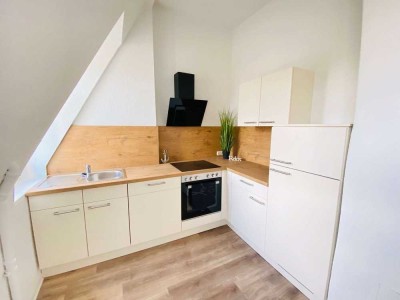 gemütliche 3-Zimmer-Wohnung I frisch renoviert I neue Einbauküche I modernes Bad mit Wanne