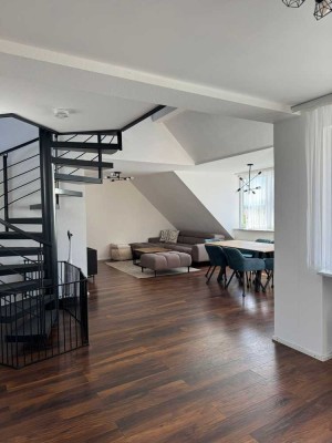 Maisonette Wohnung auf zwei Etagen in 1. und 2. Dachgeschoss, kurzfristig frei!