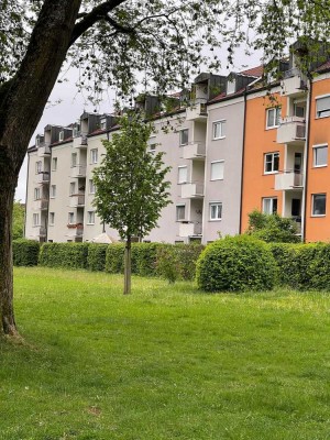 Geschmackvolle 3-Raum-Wohnung mit Balkon und EBK in Erding