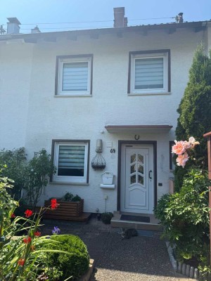 Reihenmittelhaus mit eingewachsenem Garten und Garage in 87439 Kempten (Heiligkreuz)