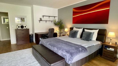 Luxuriöse 6-Zimmer-Wohnung mit Fahrstuhl (TG-Stellplatz vorhanden)