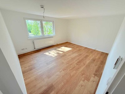 **Besichtigung: Di., 10.06. um 18:00 Uhr** Sonnige 3-Zimmer-Whg mit Wannenbad!