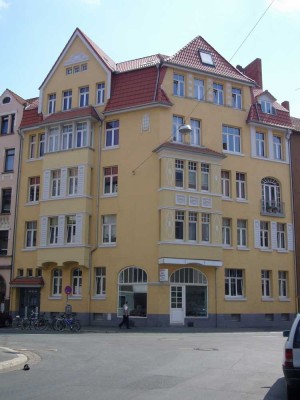 TOP sanierter Altbau! Wäldchenblick vom großen Süd-Balkon - zentrumsnah und doch ruhig!