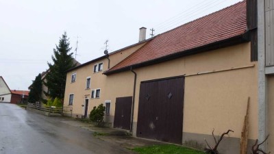 Wohnhaus mit 6 Zimmern auf 2 Etagen mit Garten zu vermieten