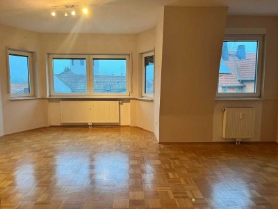 Gut geschnittene 4Zi Wohnung in Schöneck - Eigennutzung oder Kapitalanlage über 5% Rendite!