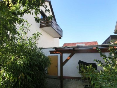 Sofort verfügbar: 3 Zimmer-Dachgesschoss-Wohnung mit Balkon, in ruhiger Lage, inkl. Kfz-Stellplatz!