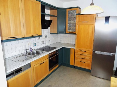 Schöne, gepflegte und ruhig gelegene Eigentumswohnung mit Carport und großer, allgemeiner Grünfläche im Wohnbezirk Graz-Liebenau ...!