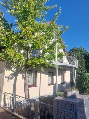 Freundliche 5-Zimmer-Maisonette-Wohnung mit Balkon in Sandelzhausen