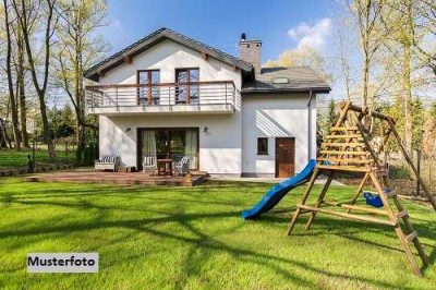 Freistehendes Einfamilienhaus mit Terrasse