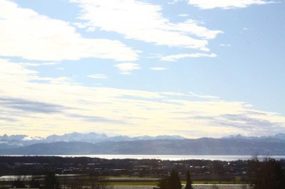 Erstbezug nach Sanierung:  Sonnige hochwertige Wohnung in exklusiver Lage mit See-und Bergsicht