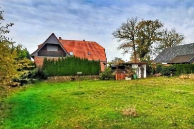 Für 2 Parteien mit Baugrundstück