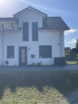 Moderne DHH mit EBK in Groß Hehlen