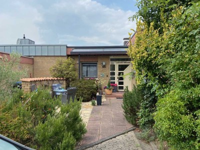 GEPFLEGTER BUNGALOW IN RUHIGER LAGE IN PULHEIM