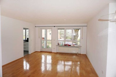 Exklusive 3-Zimmer-Wohnung mit EBK, Balkon und Stellplatz in Bestlage Unterhaching