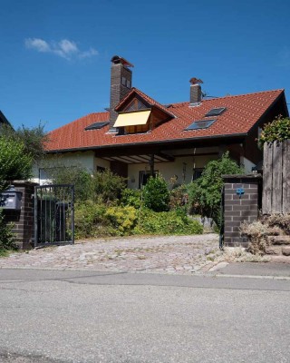 Mehrgenerationenhaus mit drei Wohneinheiten, Garten und Waldrandlage