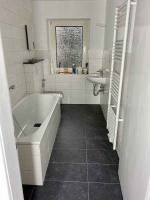 helle und ruhige 3,5 Zimmer Wohnung / Kernsanierung 2020