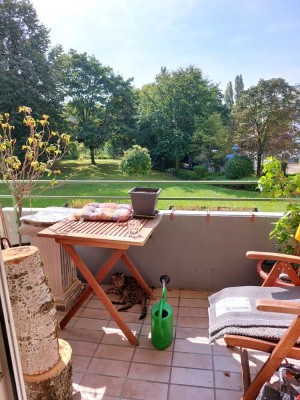 Helle 2ZKBB-Wohnung mit Blick ins Grüne!
