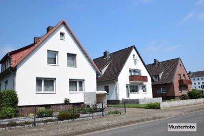 2 Wohnhäuser nebst Doppelgarage - provisionsfrei