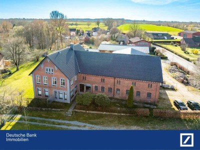 Vielseitiger Resthof in Kükels, Schleswig-Holstein – Ihre Chance auf ländliches Wohnen und Gewerbe!