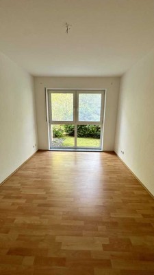 Top gepflegte 2-Zimmer-Gartenwohnung mit Einbauküche in ruhiger Lage von Bad Soden