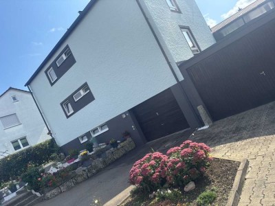 Ohne Makler! Zweifamilienhaus mit große Garten , 623 Quadratmeter direkt im Münsingen