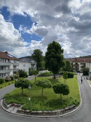 Großzügige, helle 4-Zimmer-Familienwohnung mit 2 Bädern, 2 Balkonen & Stellplatz – privat zu verkauf