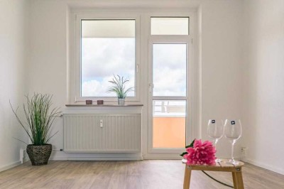 Lichterhellte 3-Raum-Wohnung mit Balkon