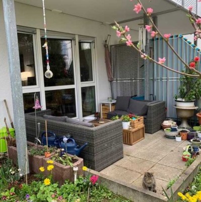 Schöne, gemütliche und gepflegte 2-Zimmer-Erdgeschosswohnung mit Balkon und EBK in Ruchheim