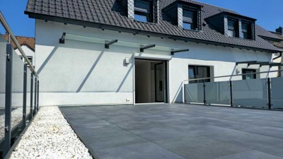 Stilvolle Eigentumswohnung mit 20 m² Terrasse – kernsaniert & bezugsfertig