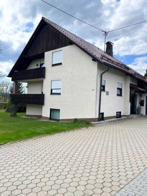 Wohnen & Rendite: Wohnhaus mit vermieteter Zahnarztpraxis in guter Lage im Fichtelgebirge!