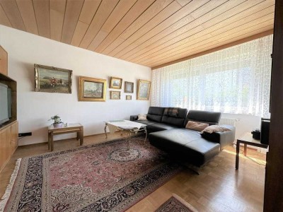 Großzügige 3,5-Zimmerwohnung mit Balkon in energetisch teilsaniertem Mehrfamilienhaus