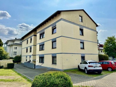 Attraktive Eigentumswohnung
mit Balkon, zwei Stellplätzen und solider Mieteinnahme