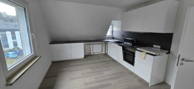 3 Zimmer Wohnung in Siegen, Mitte beste Lage mit Einbaküche, frisch renoviert